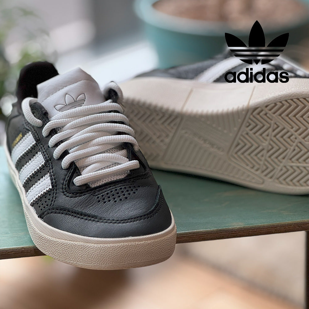 ADIDAS TYSHAWN LOW Black / White