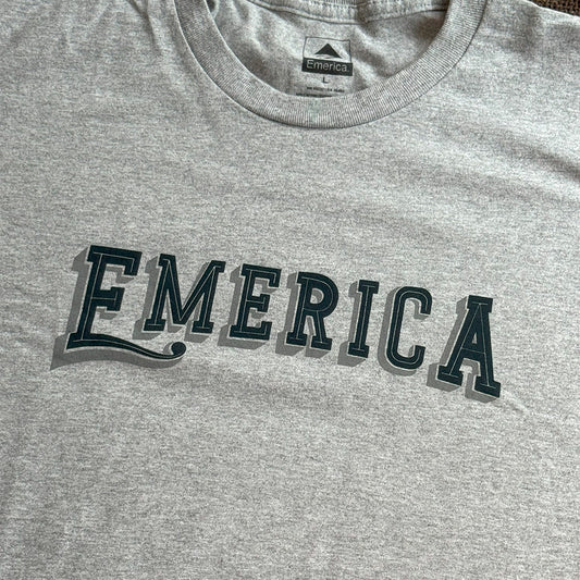 EMERICA T-Shirts SPANKY LA HIGE TEE サイズ L / XL