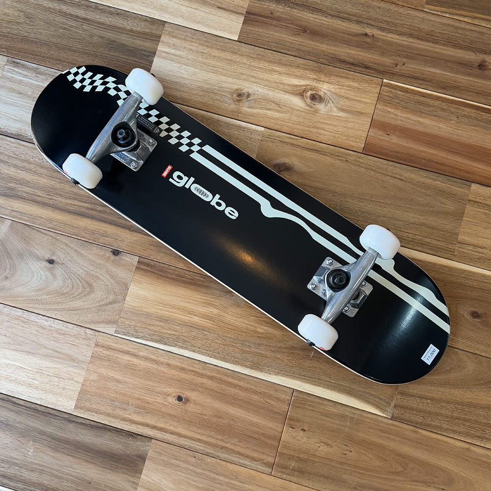 GLOBE KIDS Racer Black Off White 7.0 Mini Complete