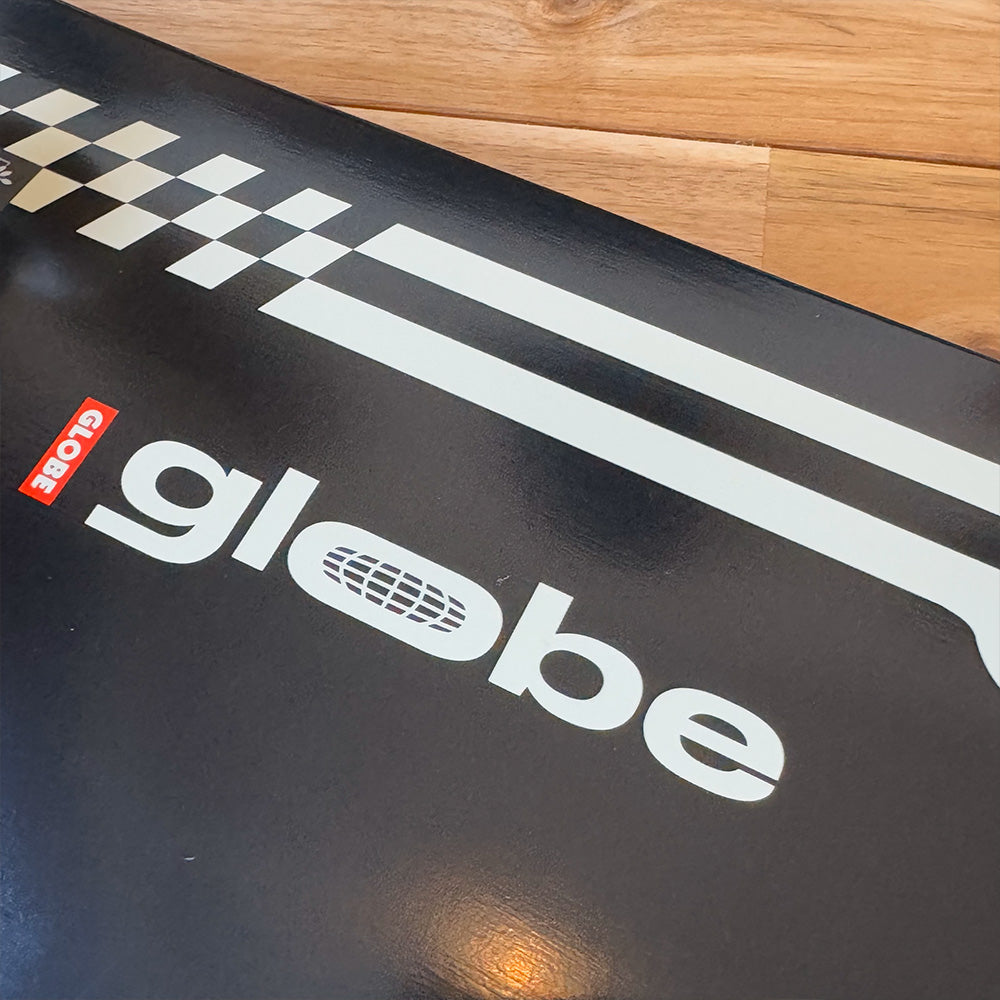 GLOBE KIDS Racer Black Off White 7.0 Mini Complete