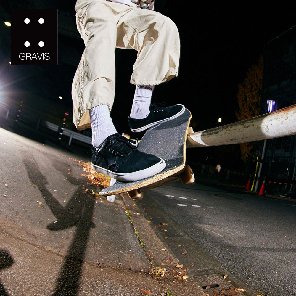 GRAVIS FILTER BLACK WHITE