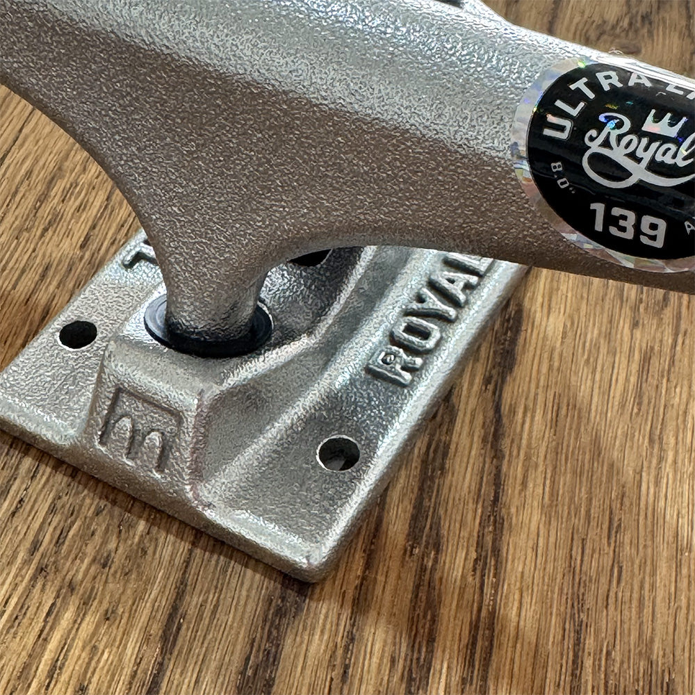 139 ROYAL TRUCKS - THE ROYAL ULTRA LIGHTS RAW SILVER
