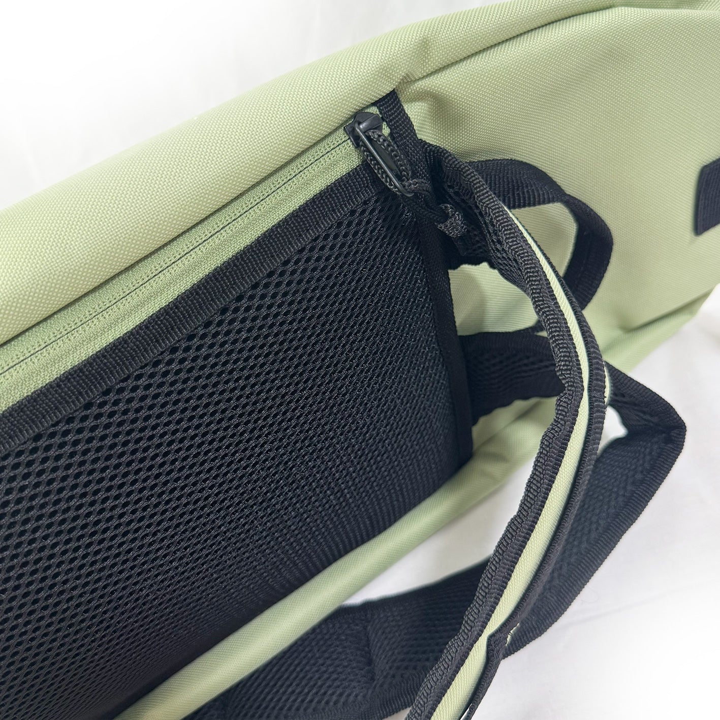 escapo skatebag e21_Pistachio × Almond Milk エスカポ スケートバッグ