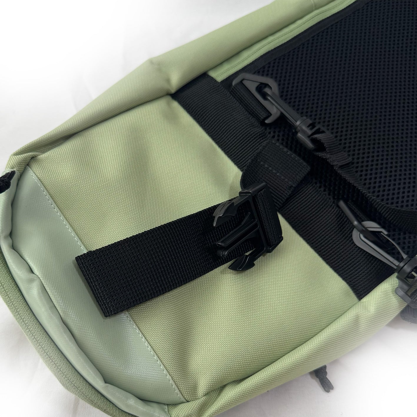 escapo skatebag e21_Pistachio × Almond Milk エスカポ スケートバッグ