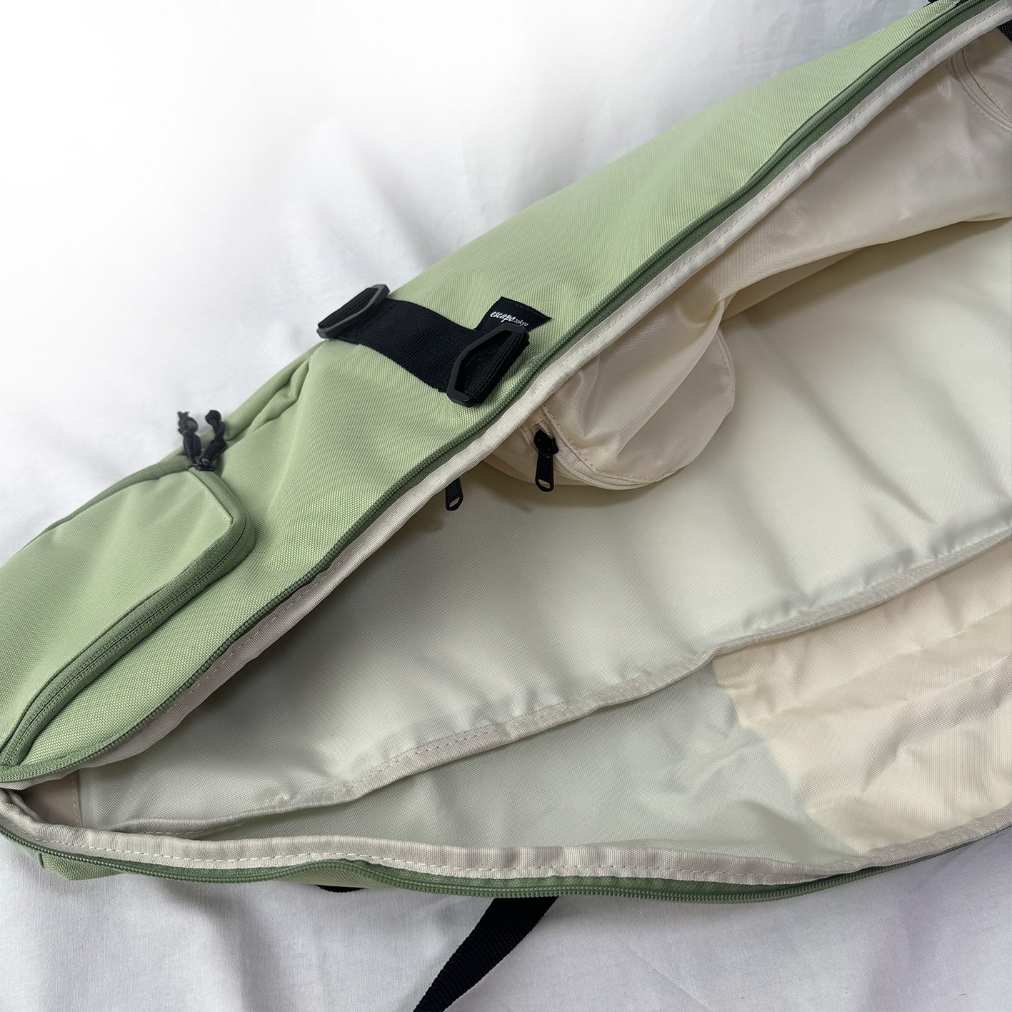 escapo skatebag e21_Pistachio × Almond Milk エスカポ スケートバッグ