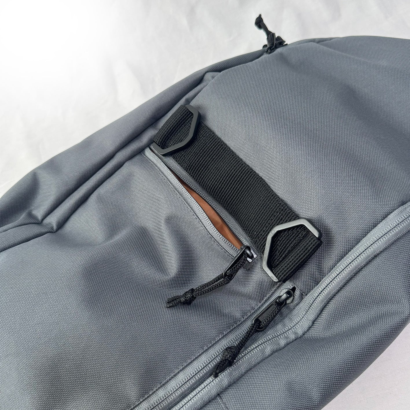 escapo skatebag e25_Steel Gray × Amber Camel エスカポ スケートバッグ
