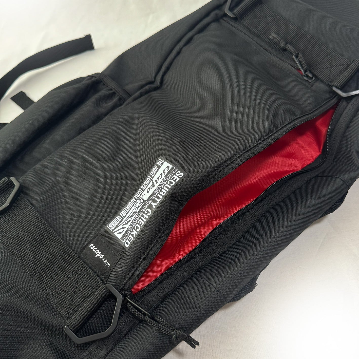 DORCUS × ESCAPO 限定コラボモデル e27_Black × Red_Dorcus Collabo エスカポ スケートバッグ