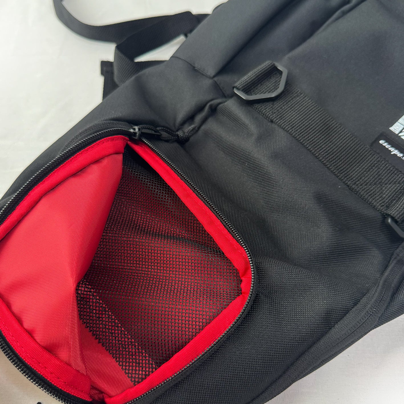 DORCUS × ESCAPO 限定コラボモデル e27_Black × Red_Dorcus Collabo エスカポ スケートバッグ